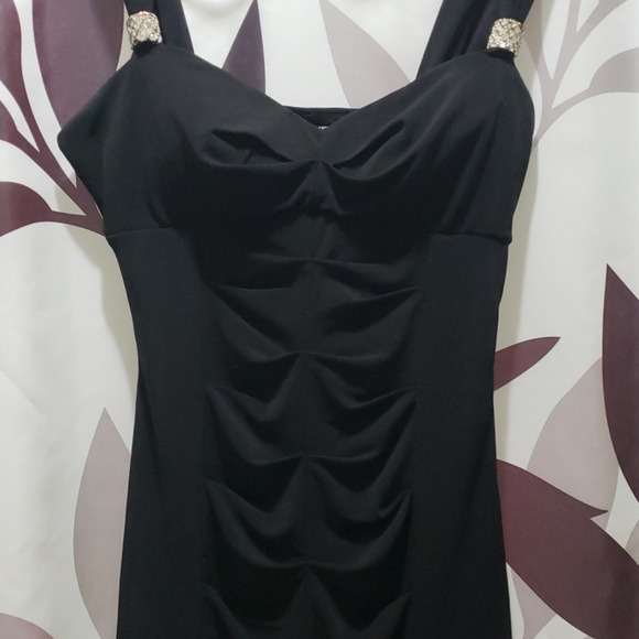 Little black dress - Picture 3 of 6